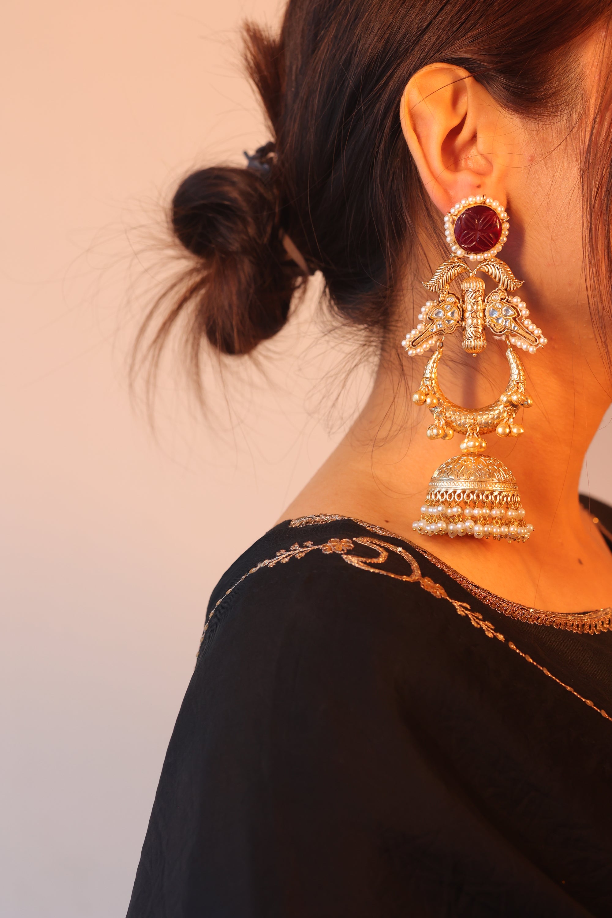 ARISA JHUMKIS