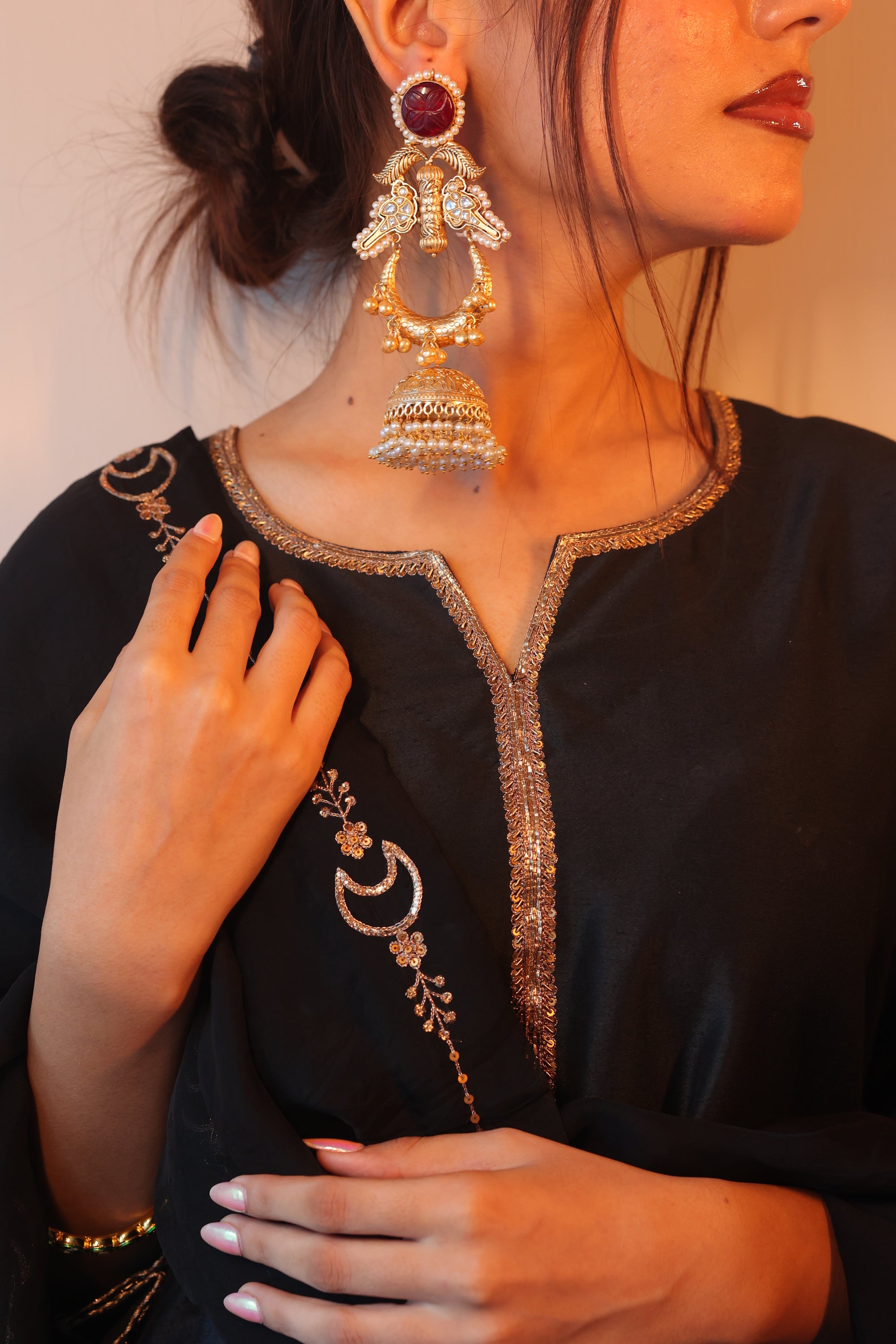 ARISA JHUMKIS