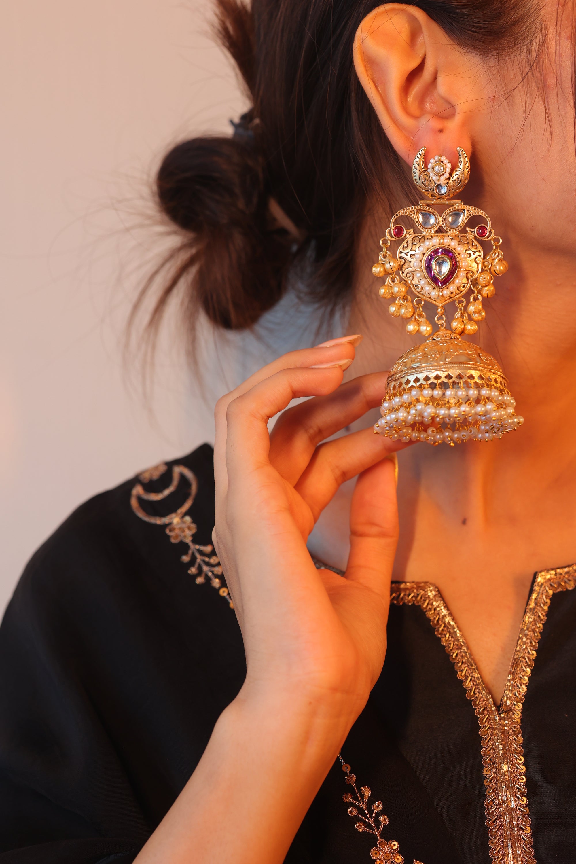 AKAYDA JHUMKIS