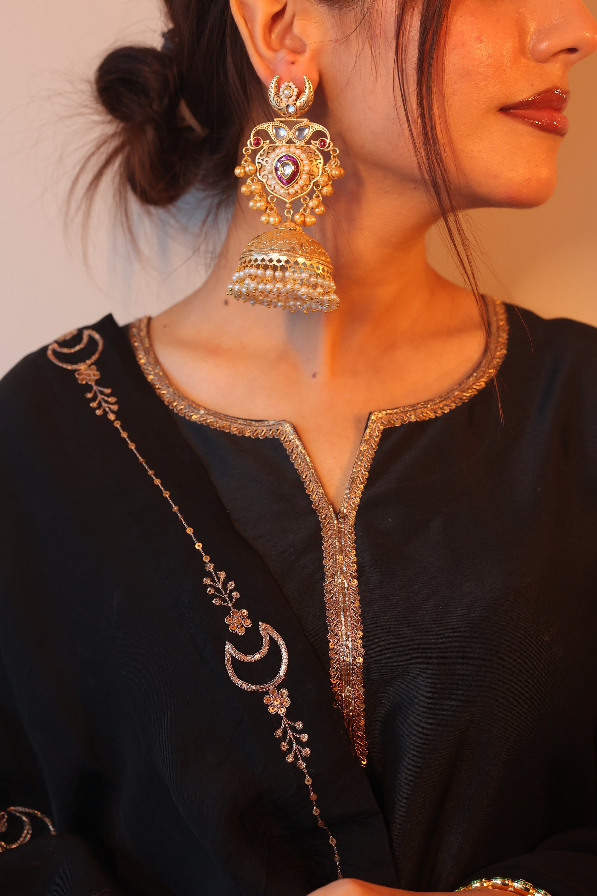 AKAYDA JHUMKIS