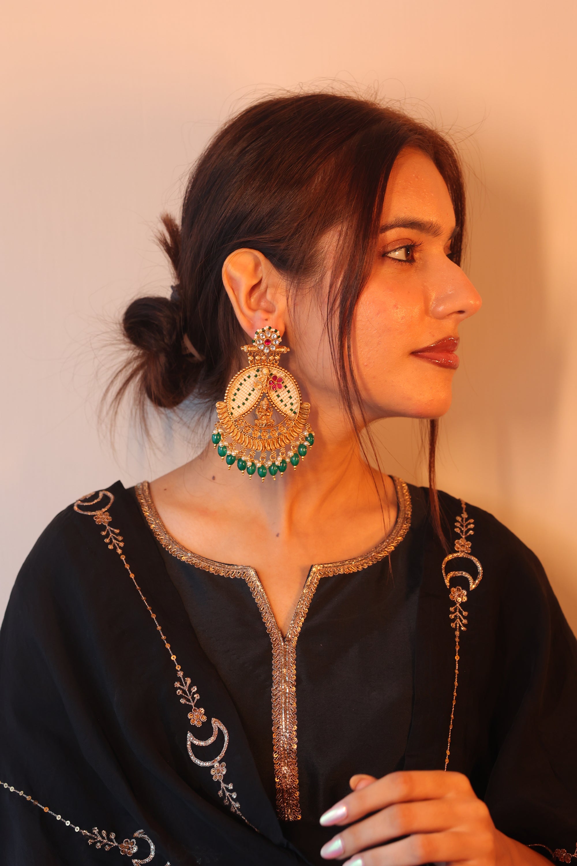 VIHARA EARRING