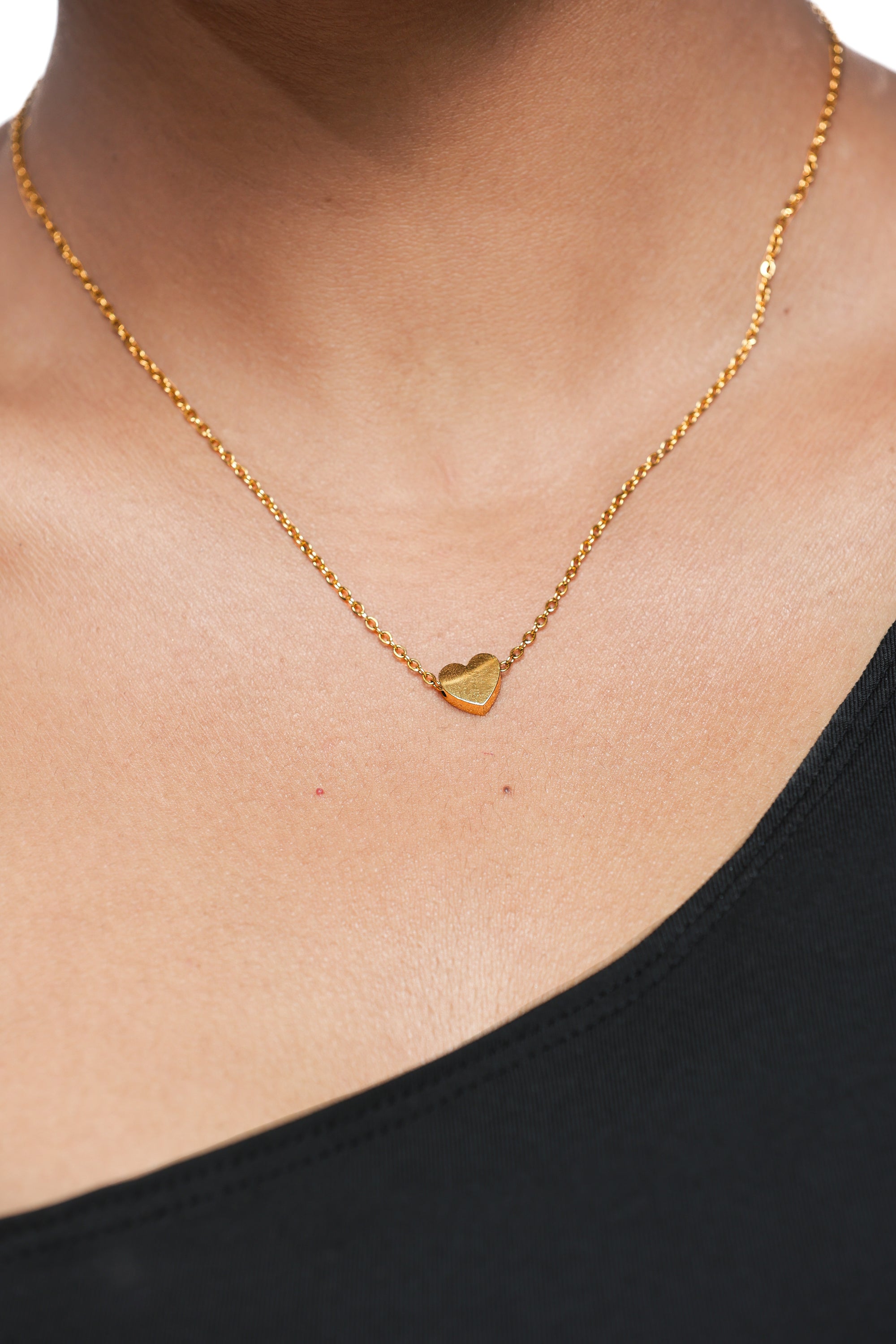 GOLDEN HEART NECKLACE - LittleJuels