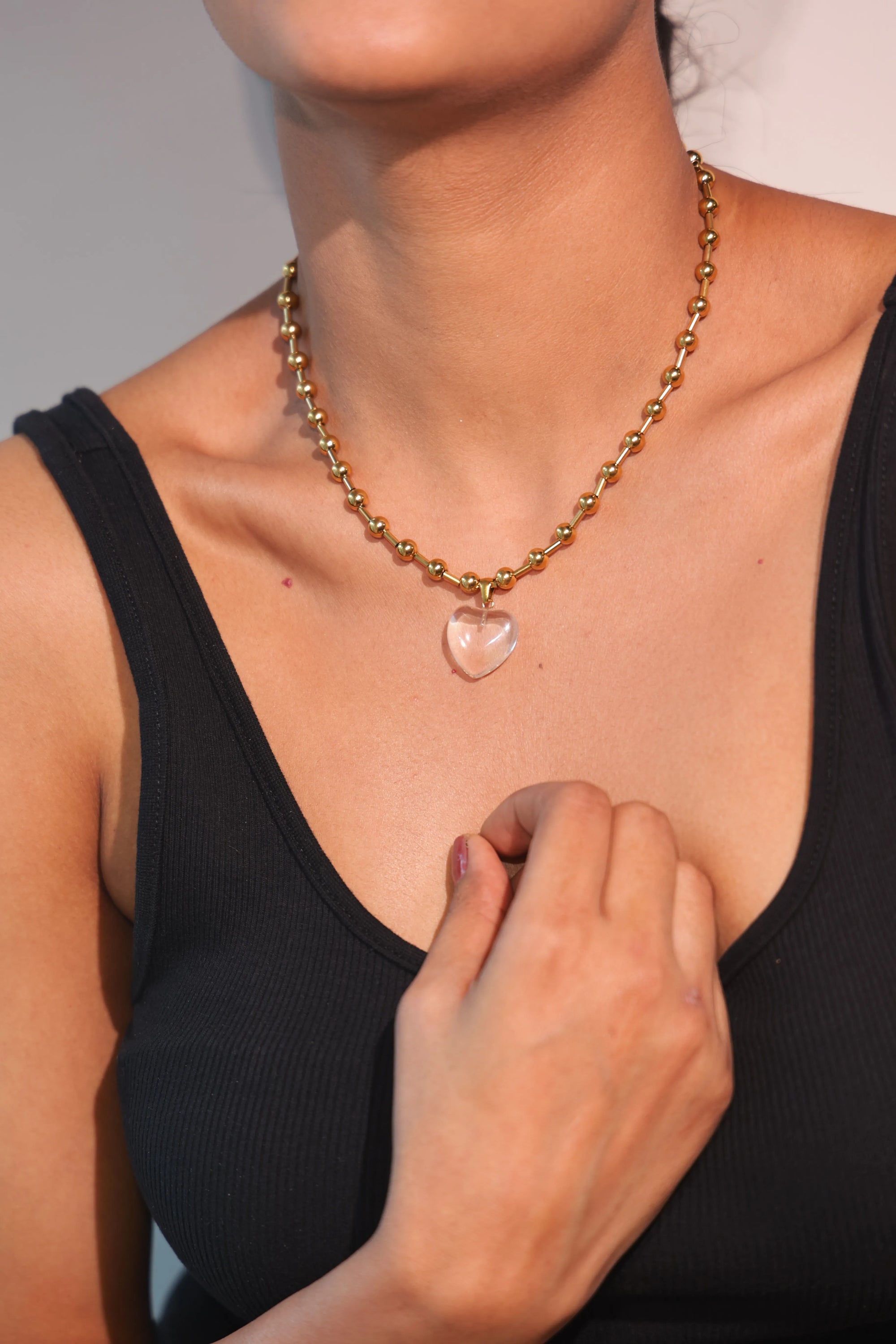 GLASS HEART STONE NECKLACE WHITE - LittleJuels