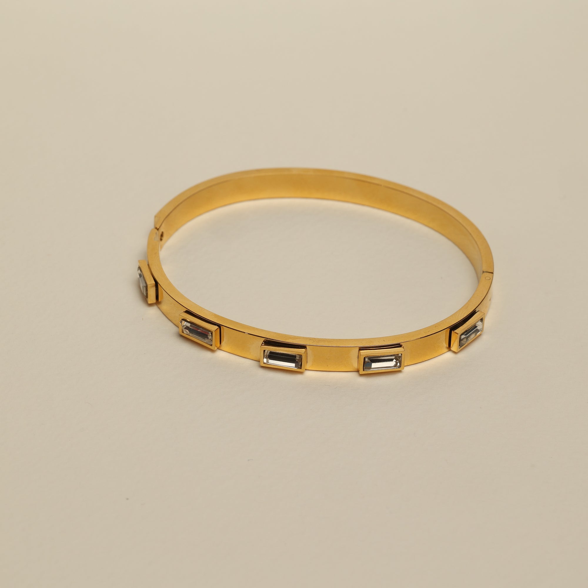 Isla Bangle - LittleJuels