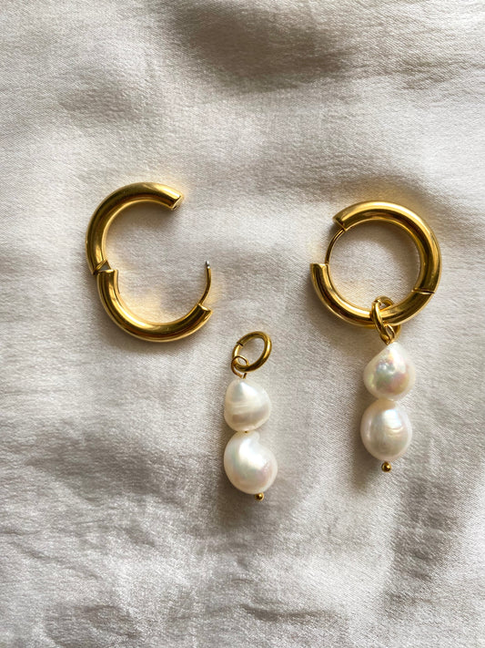 CELINE earrings round logo pearl metal gold top height 2.5cm width 1.2cm  women's